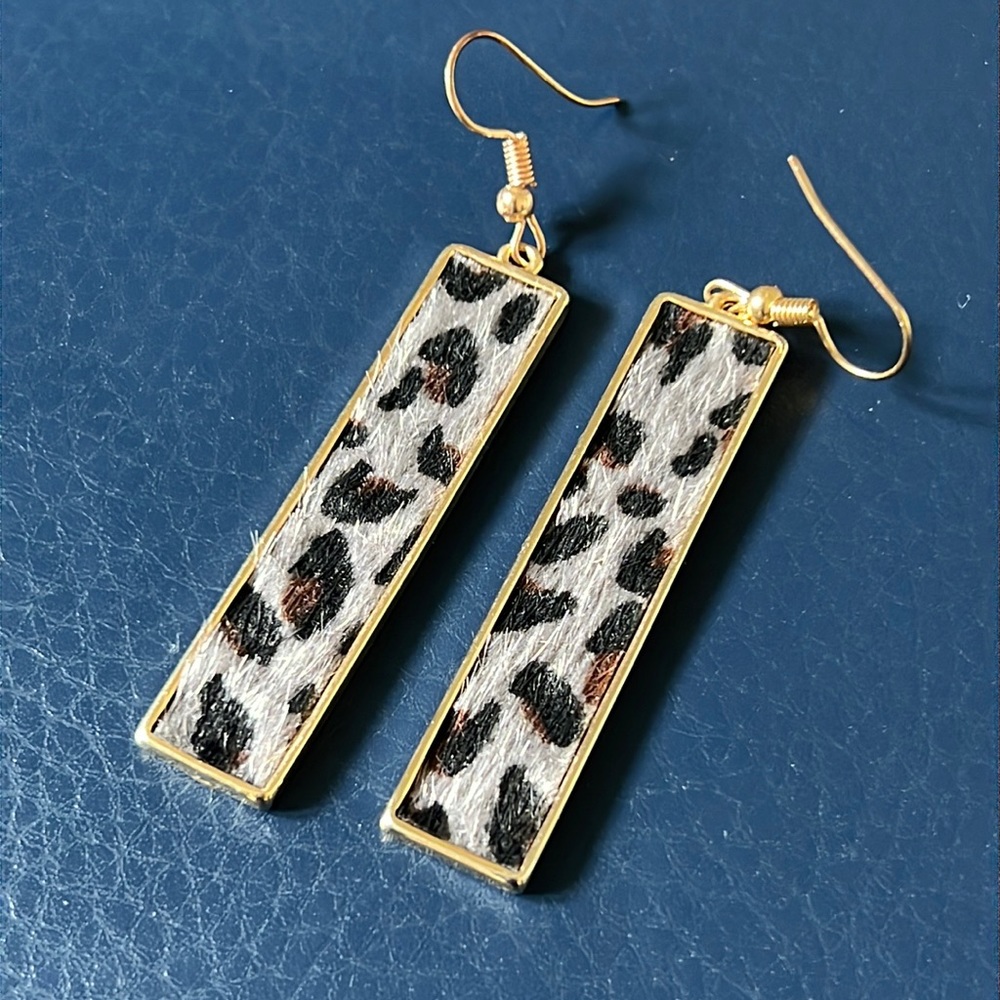 Faux fur Leopard print hanging earrings